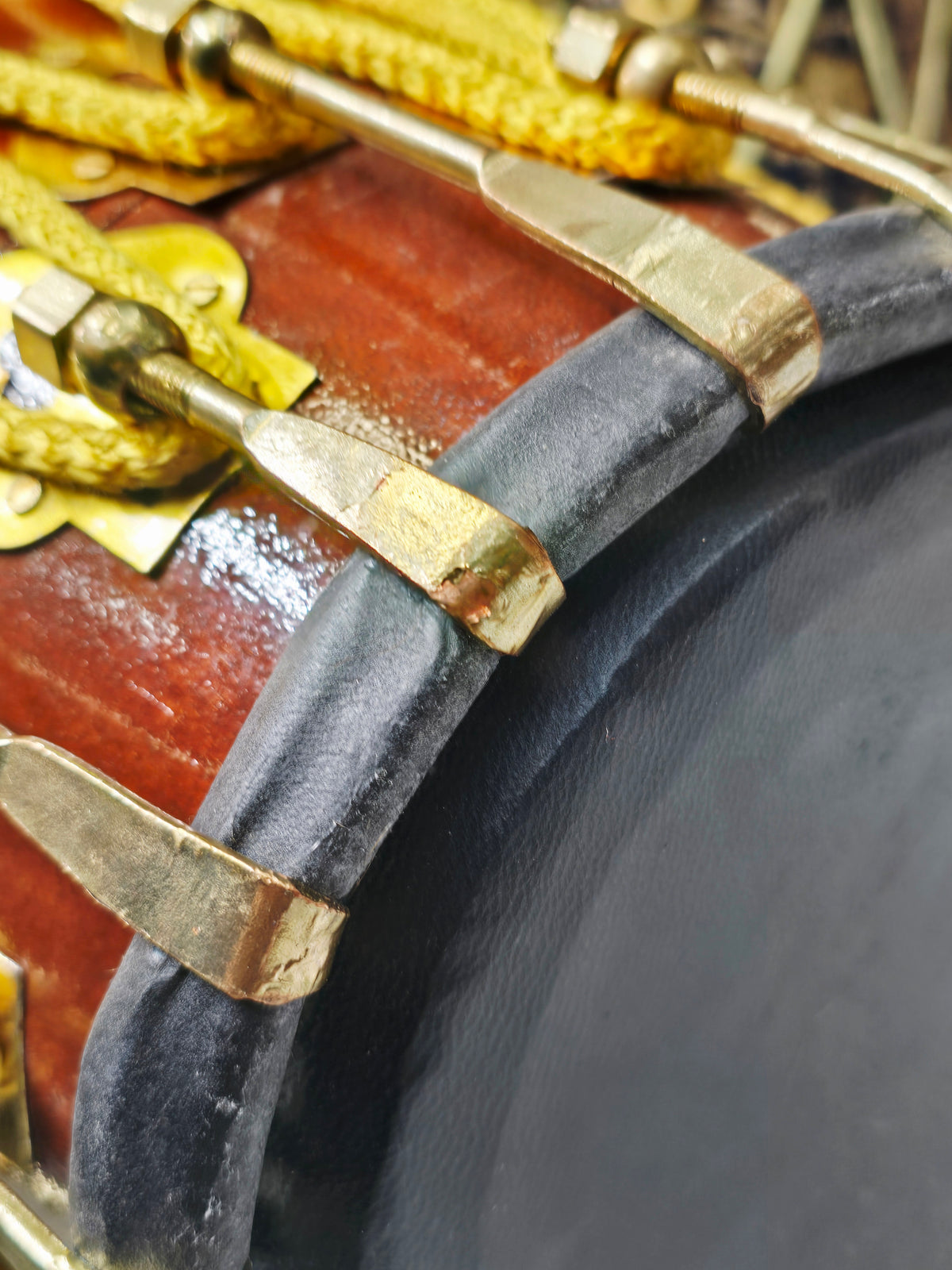 Swar Prithvi™ — Double Bolted Red Sheesham Dholak (Natural Wood Finish) Minor Cosmetic Blemishes Chipped Brass Bolt Coating