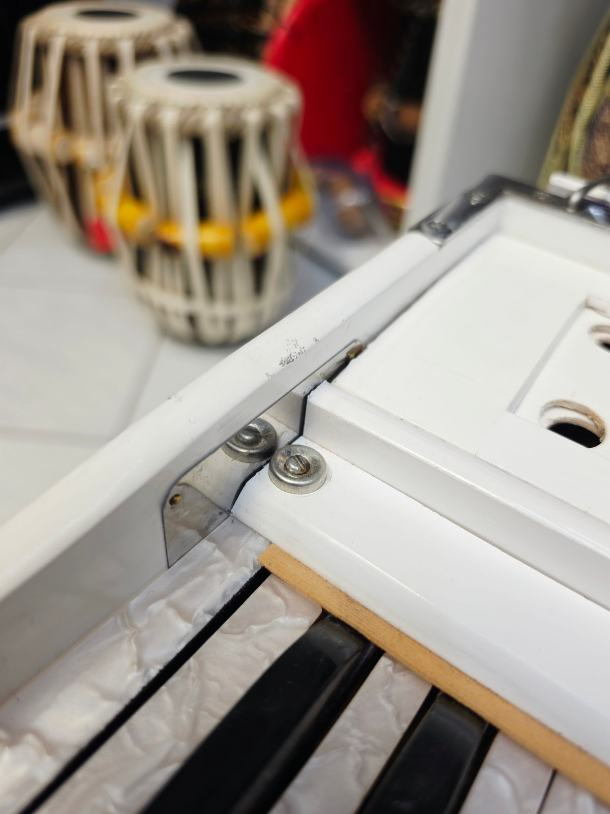 SnowTone White Refurbished Professional 42-Key Traveller Harmonium with Coupler (Cosmetic Blemishes)