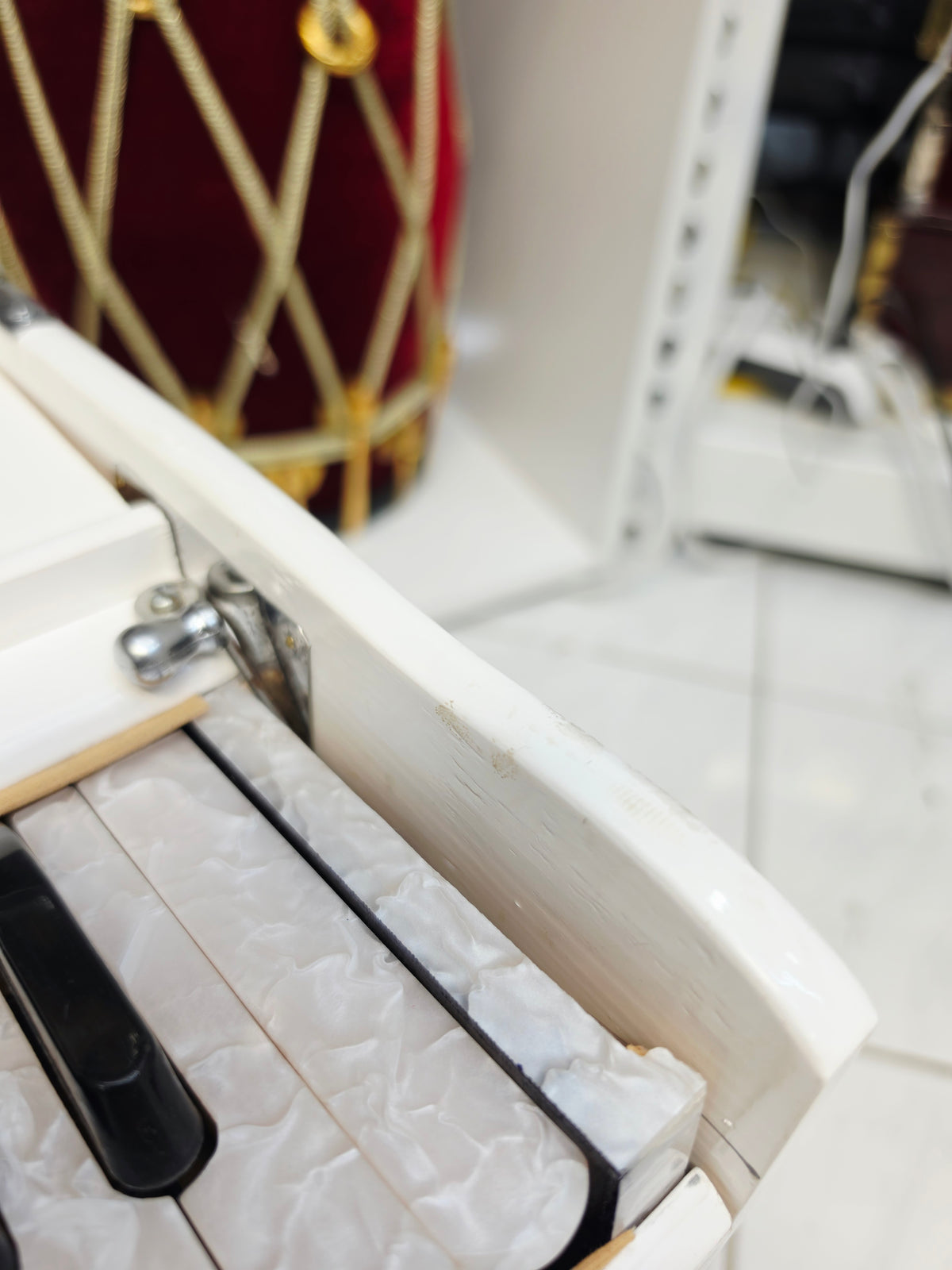 SnowTone White Refurbished Professional 42-Key Traveller Harmonium with Coupler (Cosmetic Blemishes)