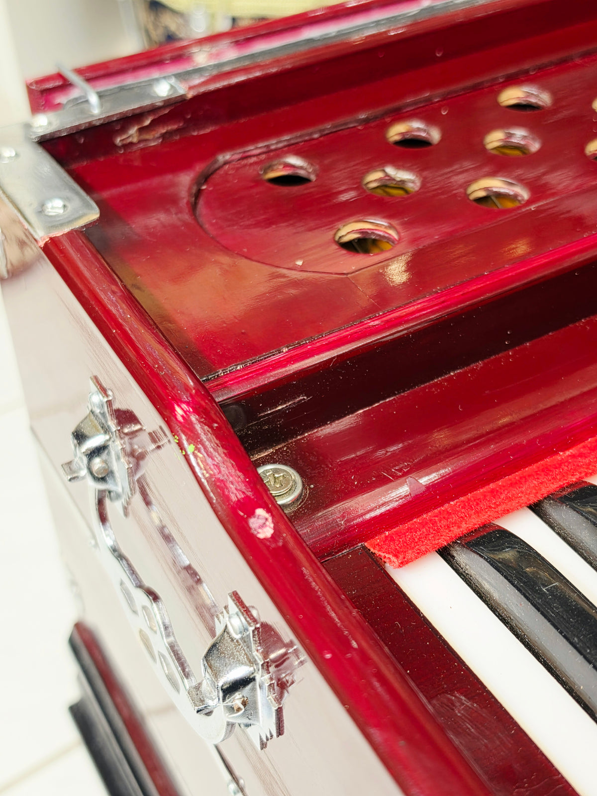 VelourRaag 42-Key Professional Boxed Harmonium with Komi Reeds (Cosmetic Blemishes)