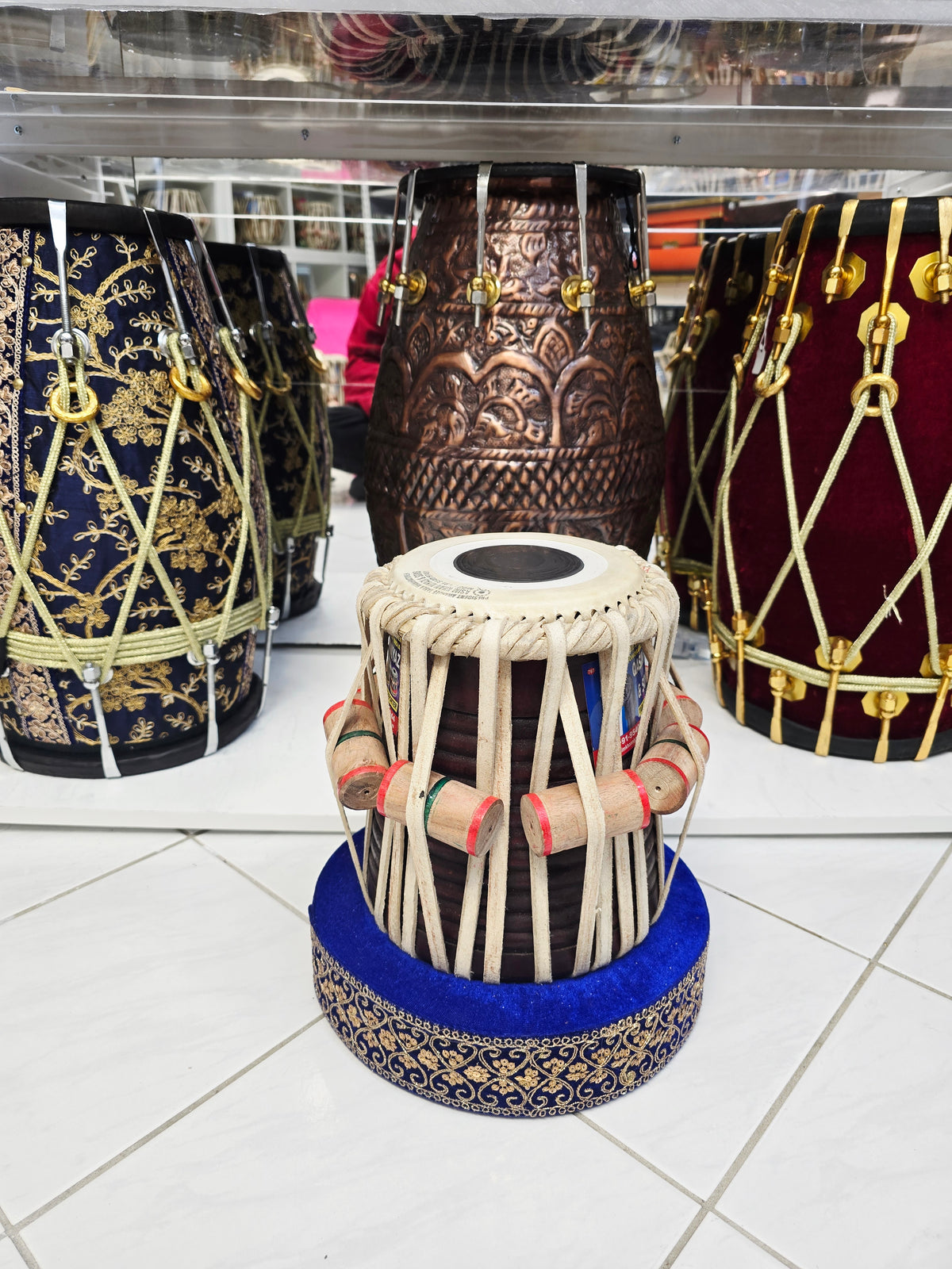 Raag Vortexa — 5.75″ D♯ Red Sheesham Qasim Dayan (Slight Ringing Sound) **