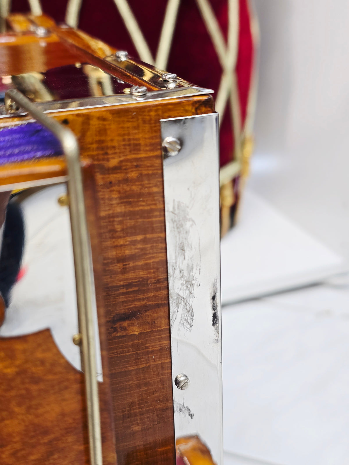 Raga Tantri 2 Reed Bass Male 7 Scale Changer Harmonium – Glossy Wooden Finish *Minor Cosmetic Blemishes