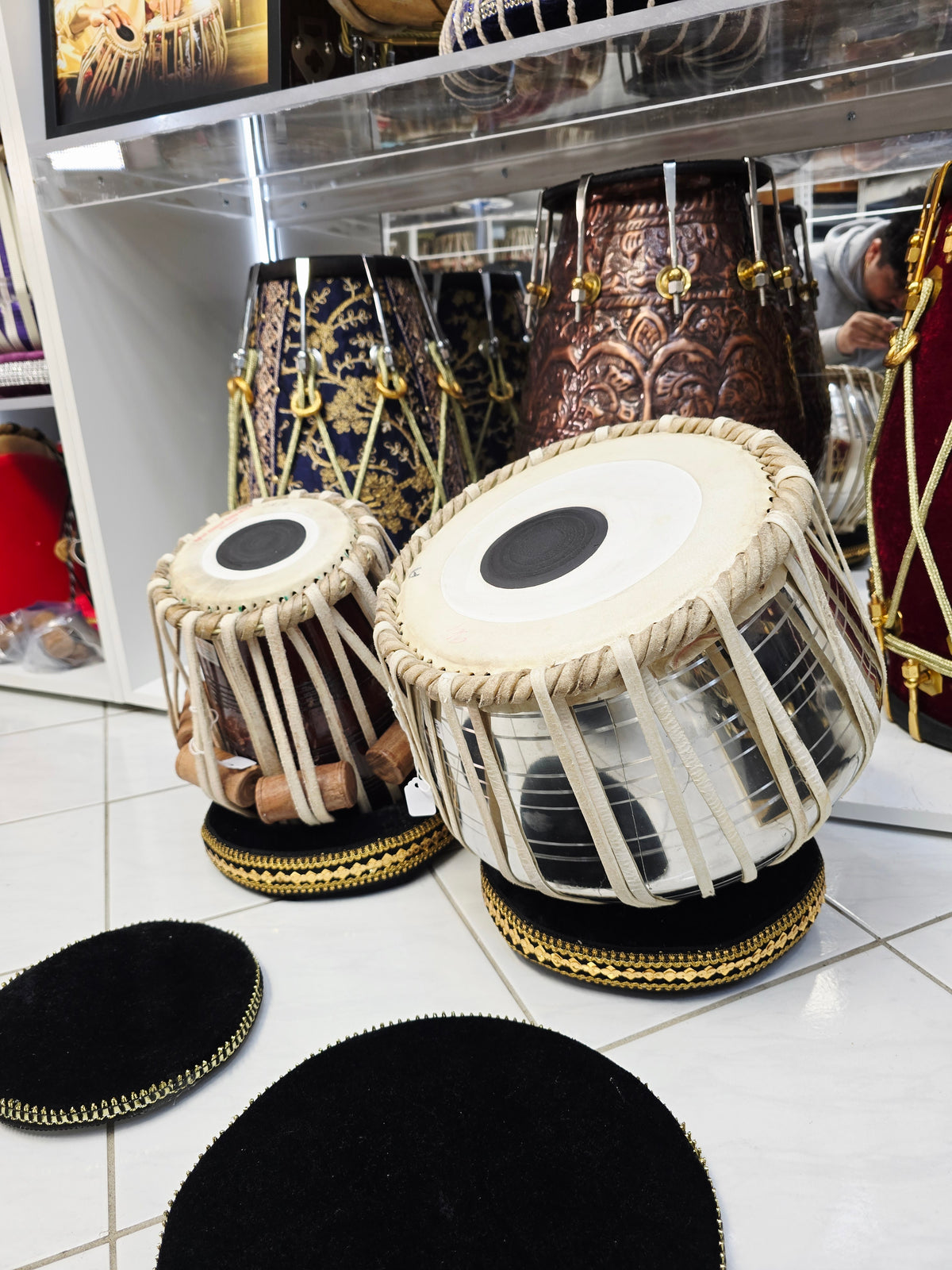 Arvian 5.5" D#/E Red Sheesham Dayan + 9.25" 3.5kg Brass Bayan Economy Intermediate Tabla Set Minor Cosmetic Defects