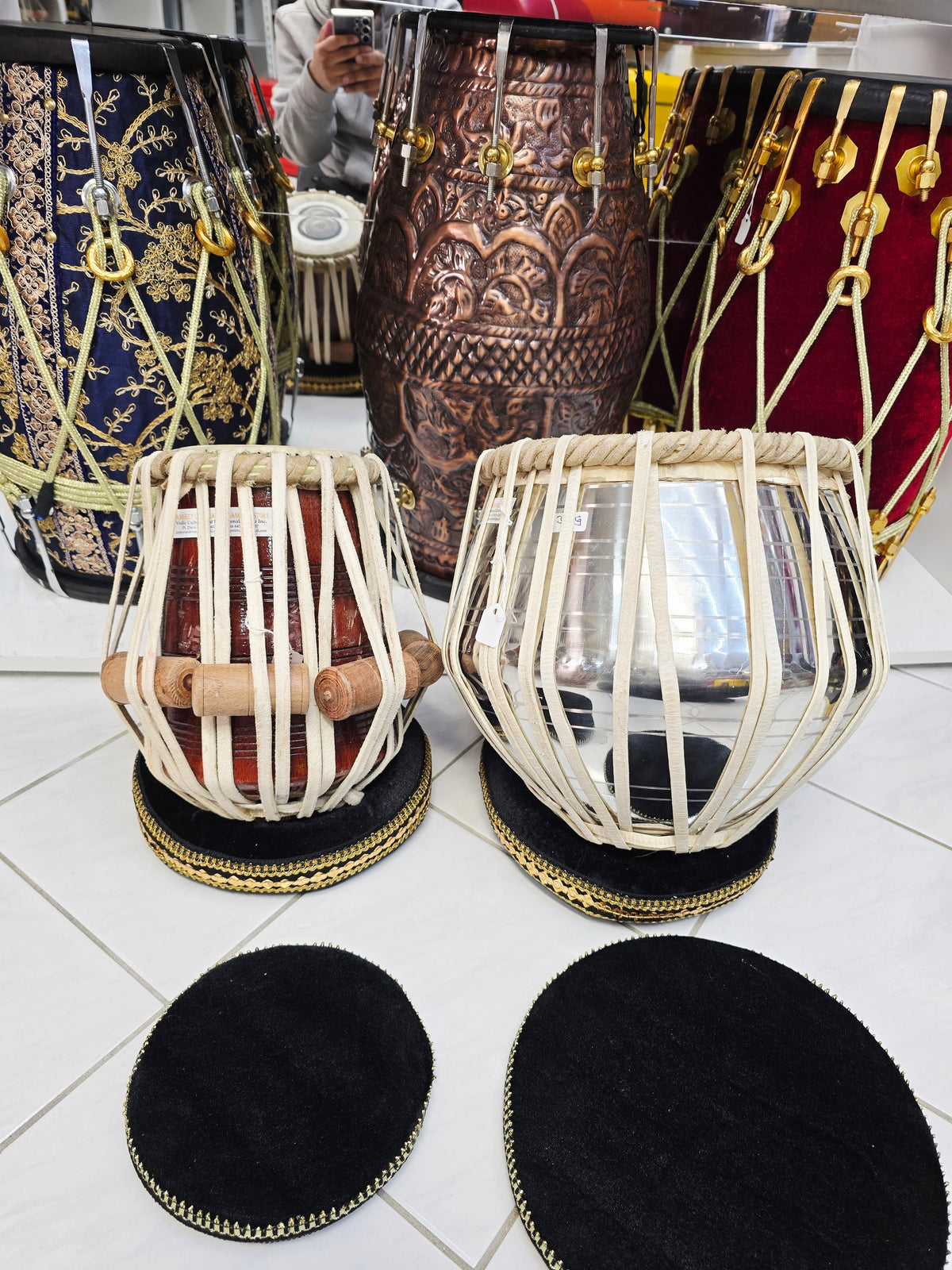 Arvian 5.5" D#/E Red Sheesham Dayan + 9.25" 3.5kg Brass Bayan Economy Intermediate Tabla Set Minor Cosmetic Defects