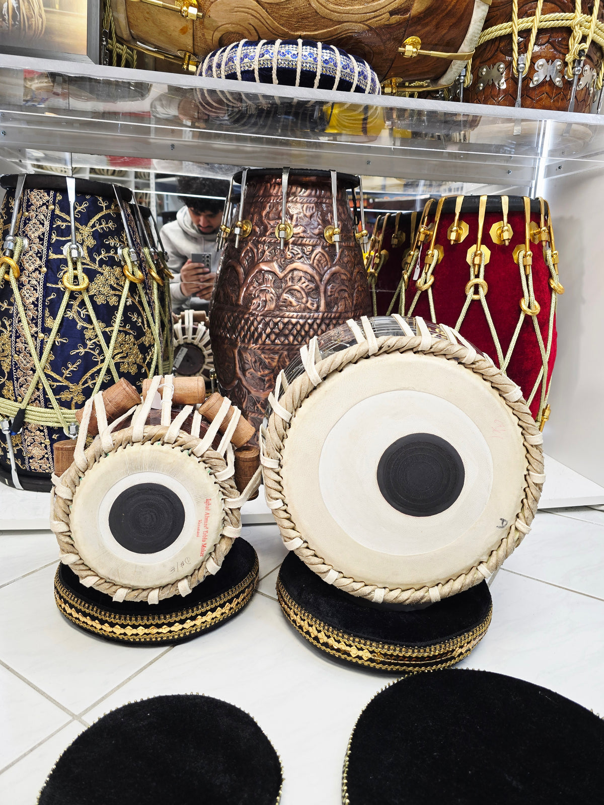 Arvian 5.5" D#/E Red Sheesham Dayan + 9.25" 3.5kg Brass Bayan Economy Intermediate Tabla Set Minor Cosmetic Defects