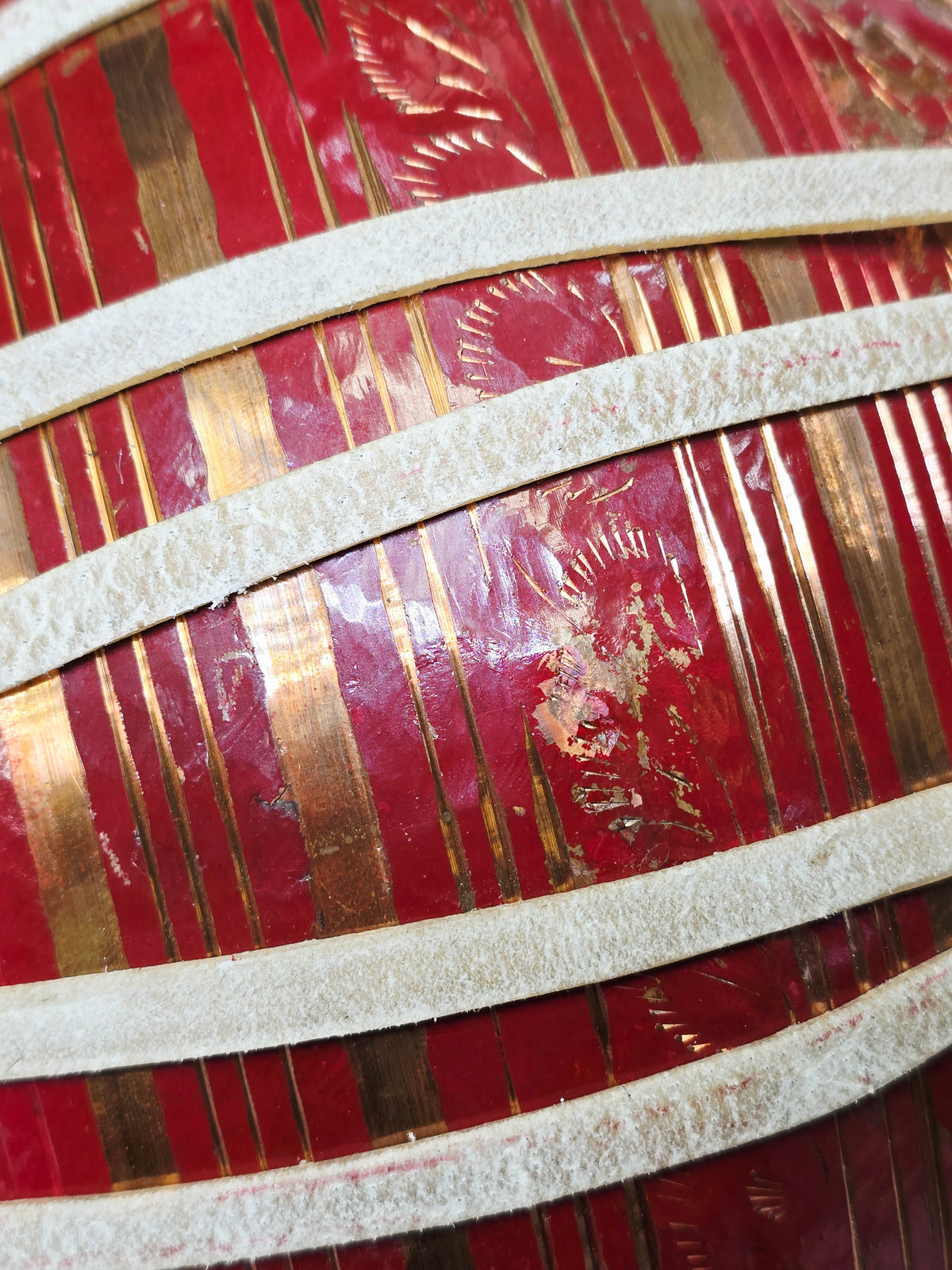 Benares Surya Shakti Pro Tabla Set – 5⅝" D# Engraved Red Sheesham Dayan & 9.25" 4.2kg Hand-Engraved Red Copper Bayan (Very Minor Cosmetic Defects)