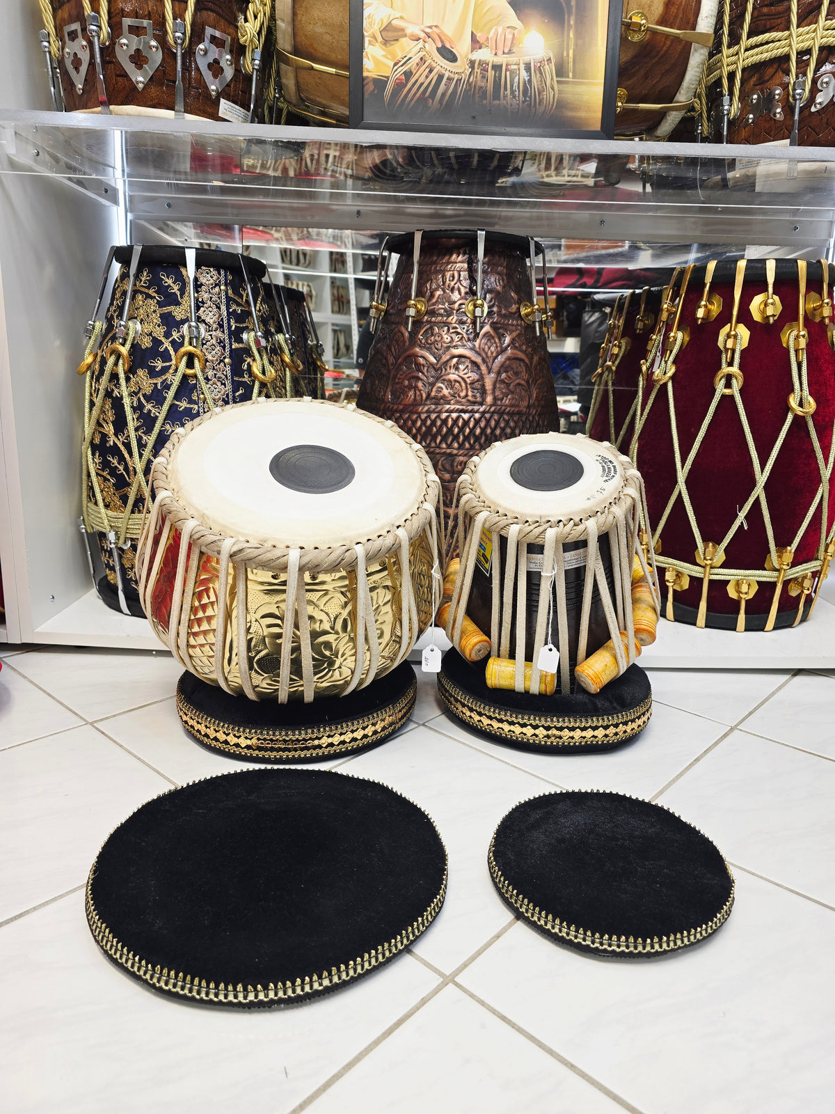 Aurevar 5.5" D# Red Sheesham Mohd. Sharif Dayan + 9.25" Engraved Brass Bayan Professional Tabla Set