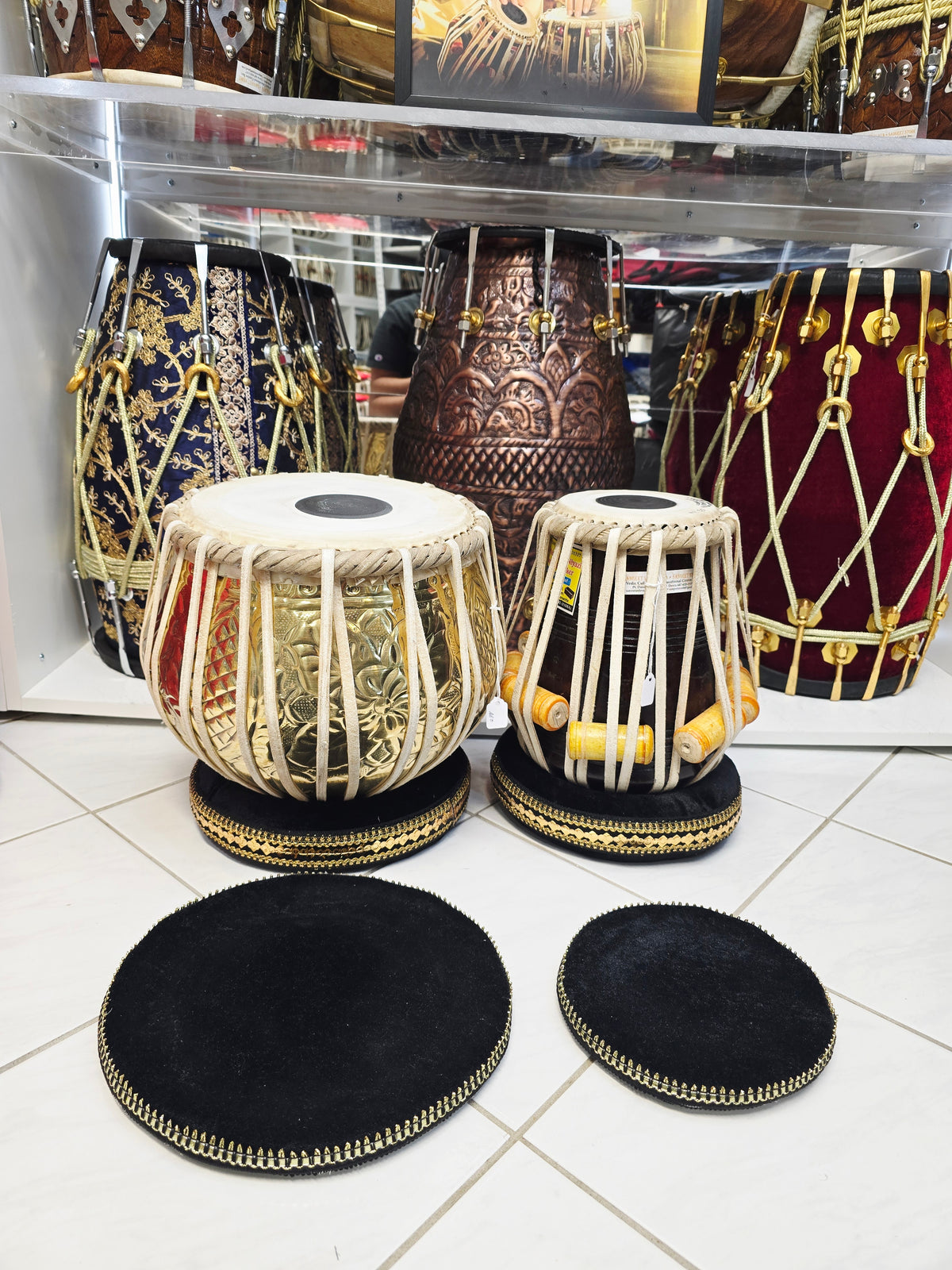 Aurevar 5.5" D# Red Sheesham Mohd. Sharif Dayan + 9.25" Engraved Brass Bayan Professional Tabla Set