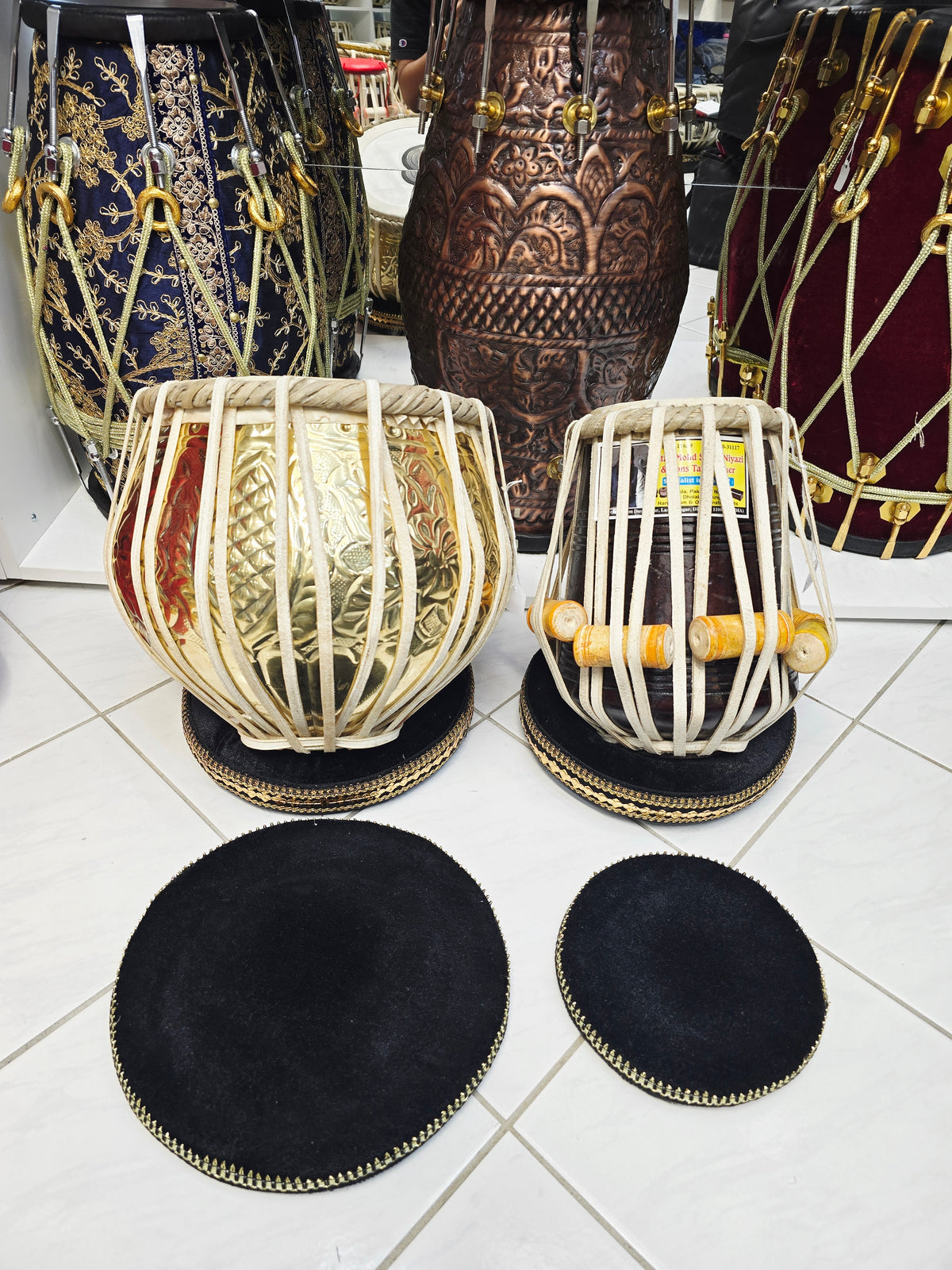 Aurevar 5.5" D# Red Sheesham Mohd. Sharif Dayan + 9.25" Engraved Brass Bayan Professional Tabla Set