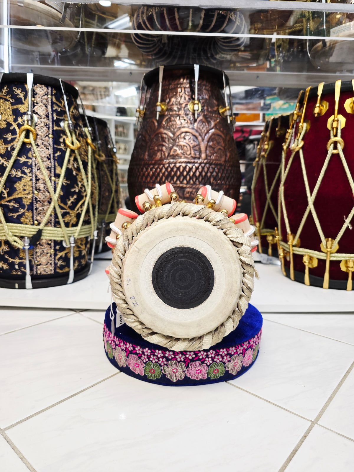 Svarium D# Red Sheesham Iqbal Gold-Bolted Dayan – 5.5" Very Slight Buzzing & Raspy Overtone