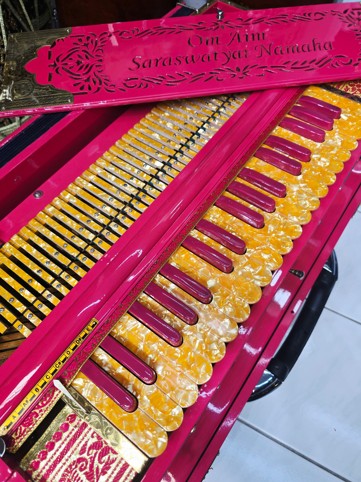 Suramayi Empress | 3 Reed BMF 9 Changer Pink Harmonium with Pink & Golden-Orange Keys