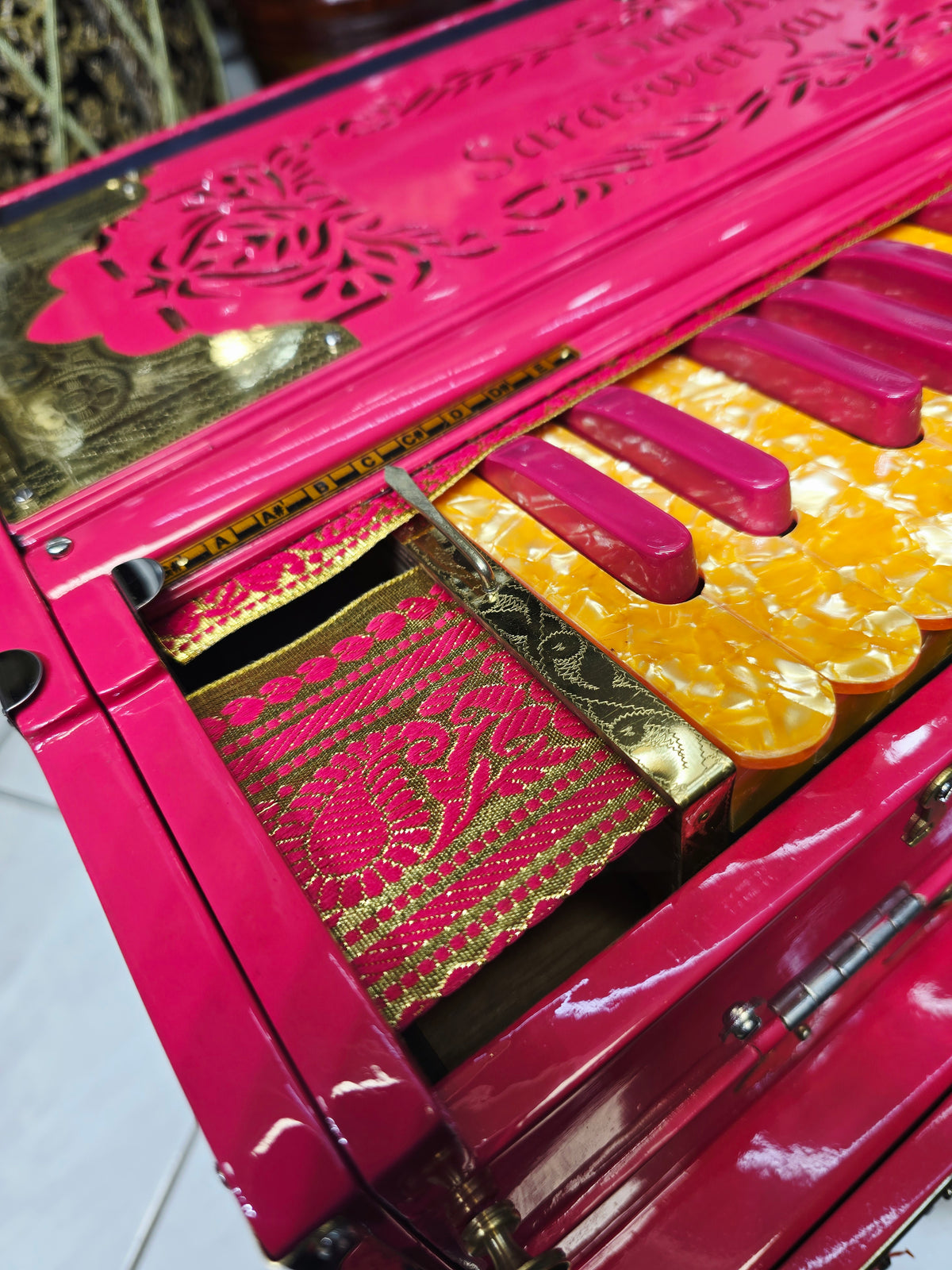 Suramayi Empress | 3 Reed BMF 9 Changer Pink Harmonium with Pink & Golden-Orange Keys
