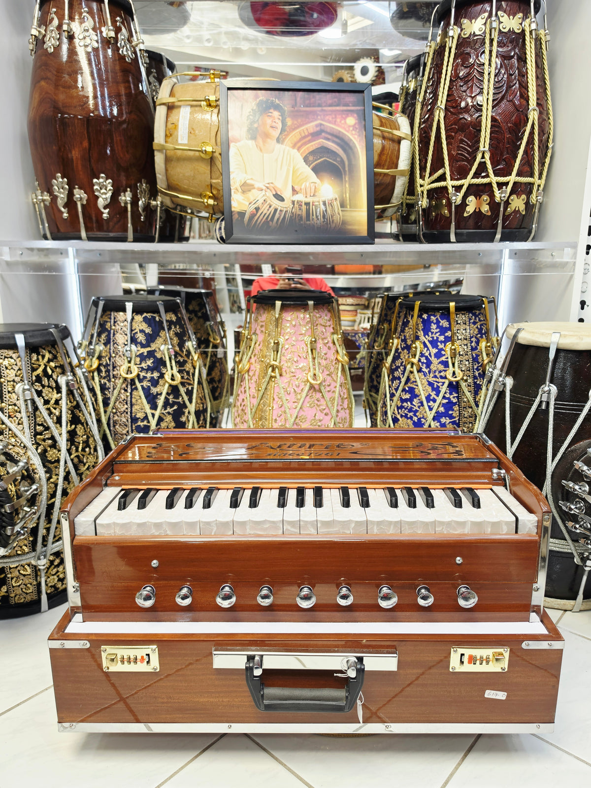 Amrit Professional Traveller™ 42-Key 2 Reed Harmonium – Minor Cosmetic Defects