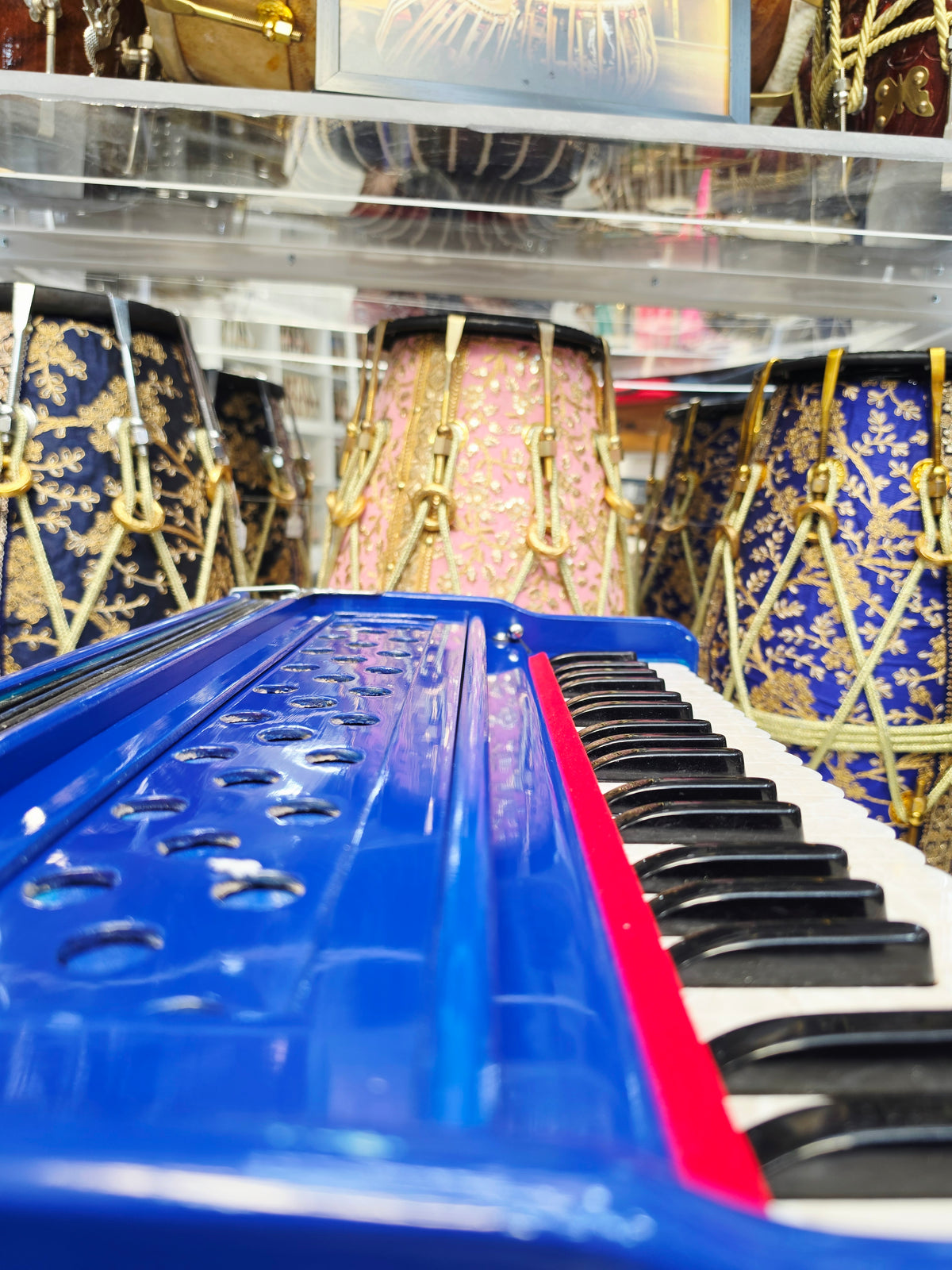 BLUE NOVA — 39-Key Semi-Pro Harmonium with Coupler * Cosmetic Blemishes (Cosmetic Crack on Cover)