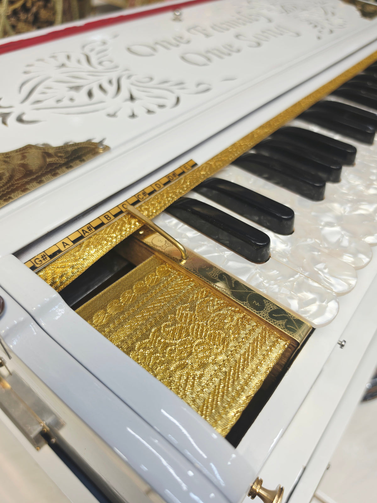 Shvet Sangeet | Premium Custom White 3 Reed BMF 9 Scale Changer Harmonium