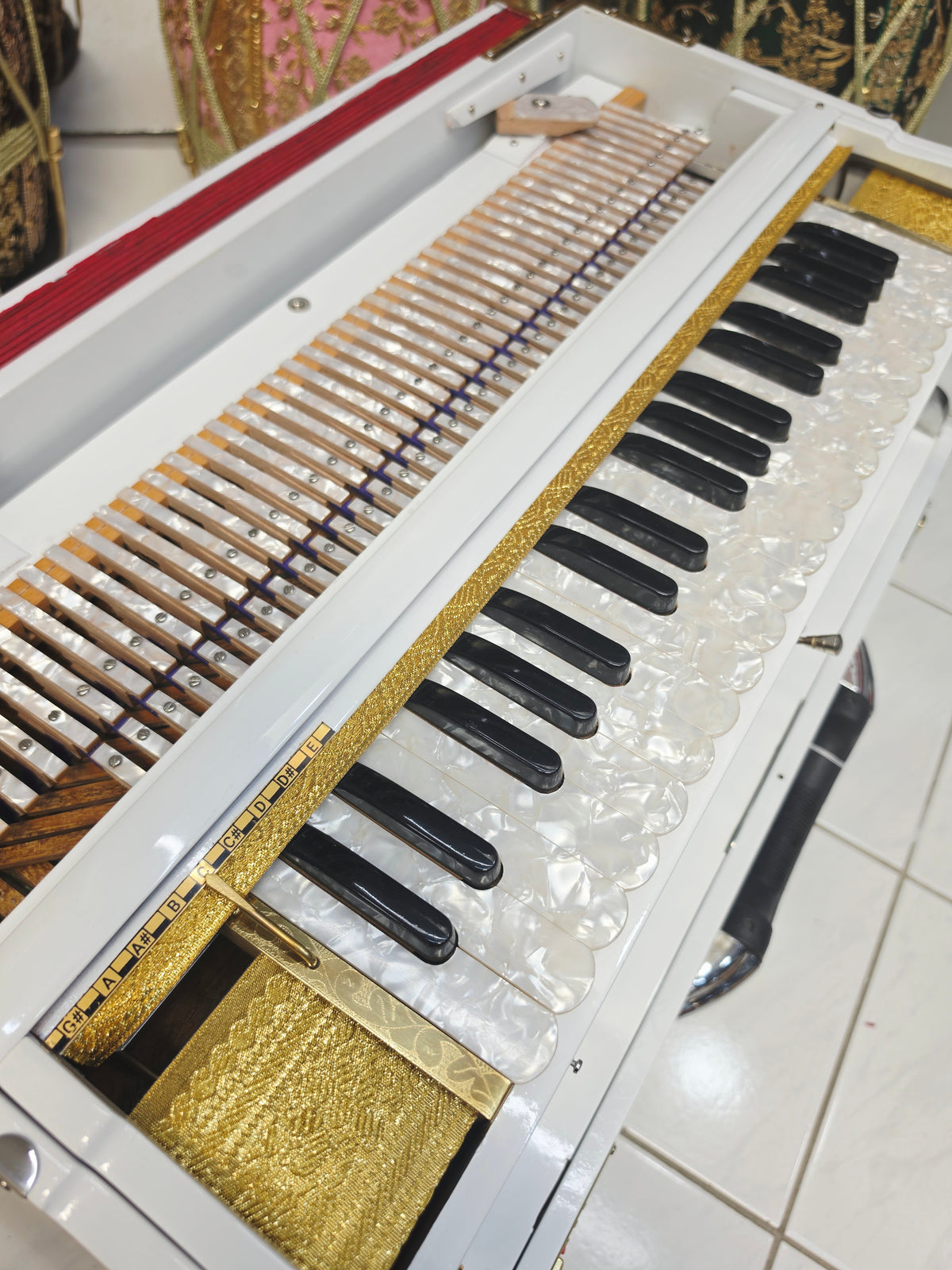 Shvet Sangeet | Premium Custom White 3 Reed BMF 9 Scale Changer Harmonium