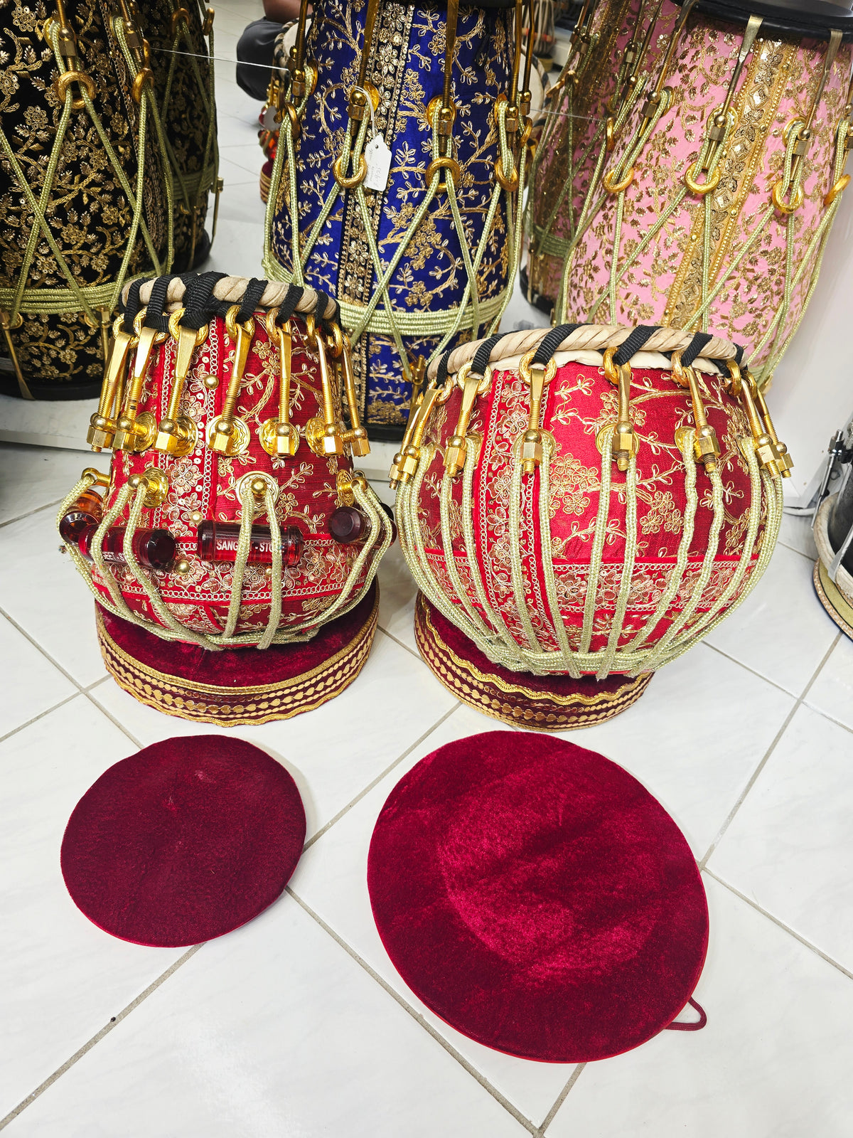 Rakta Darbar Imperial: 5.25" F/F# Red Sheesham Dayan & 9.25" Copper Bayan Red Sherwani Bolted Tabla Set – Exceptional Bayan Tone