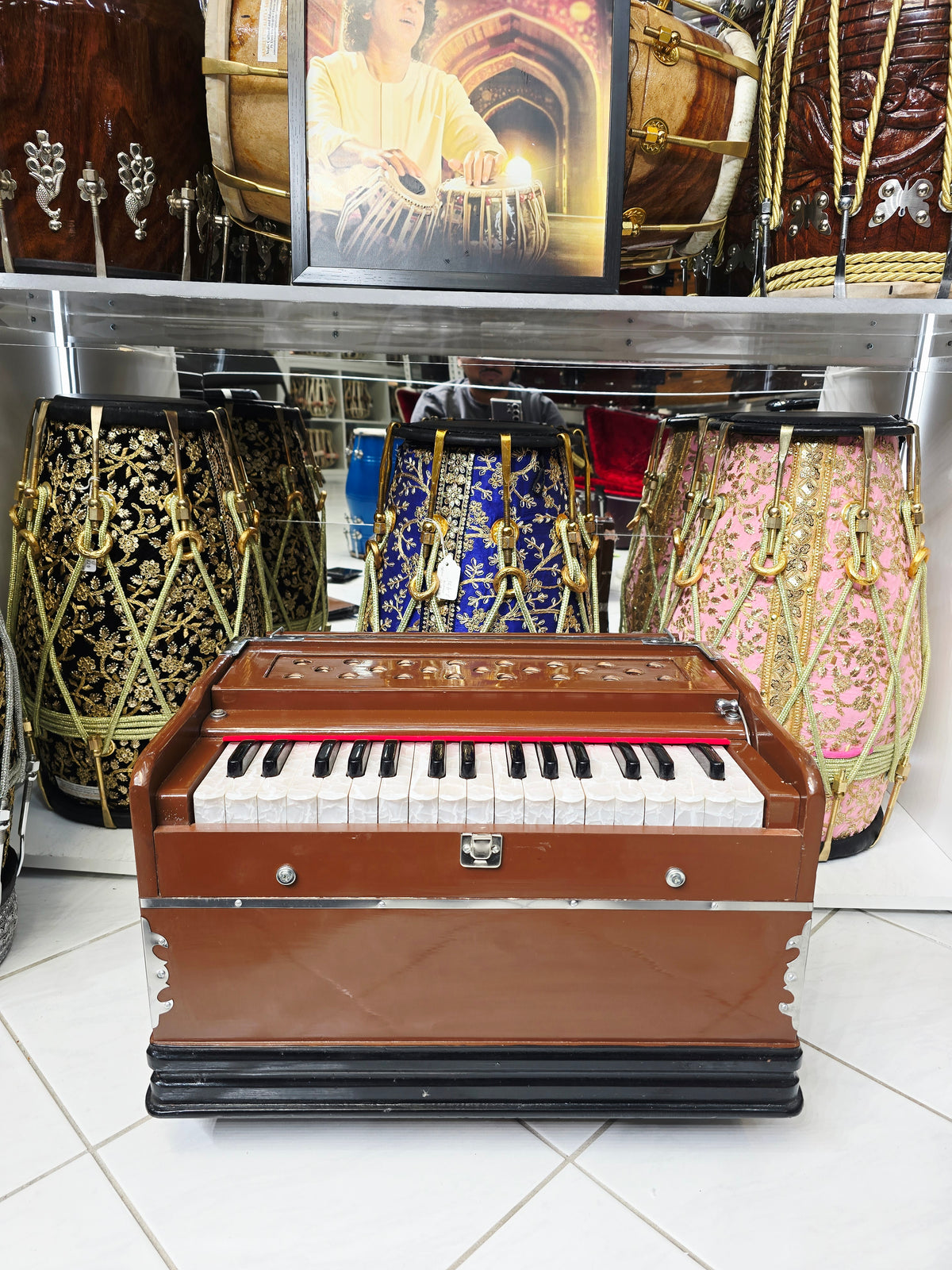 Mocha Melody: Compact Brown 32 Key Semi-Pro Boxed Harmonium with Coupler (No Stoppers)