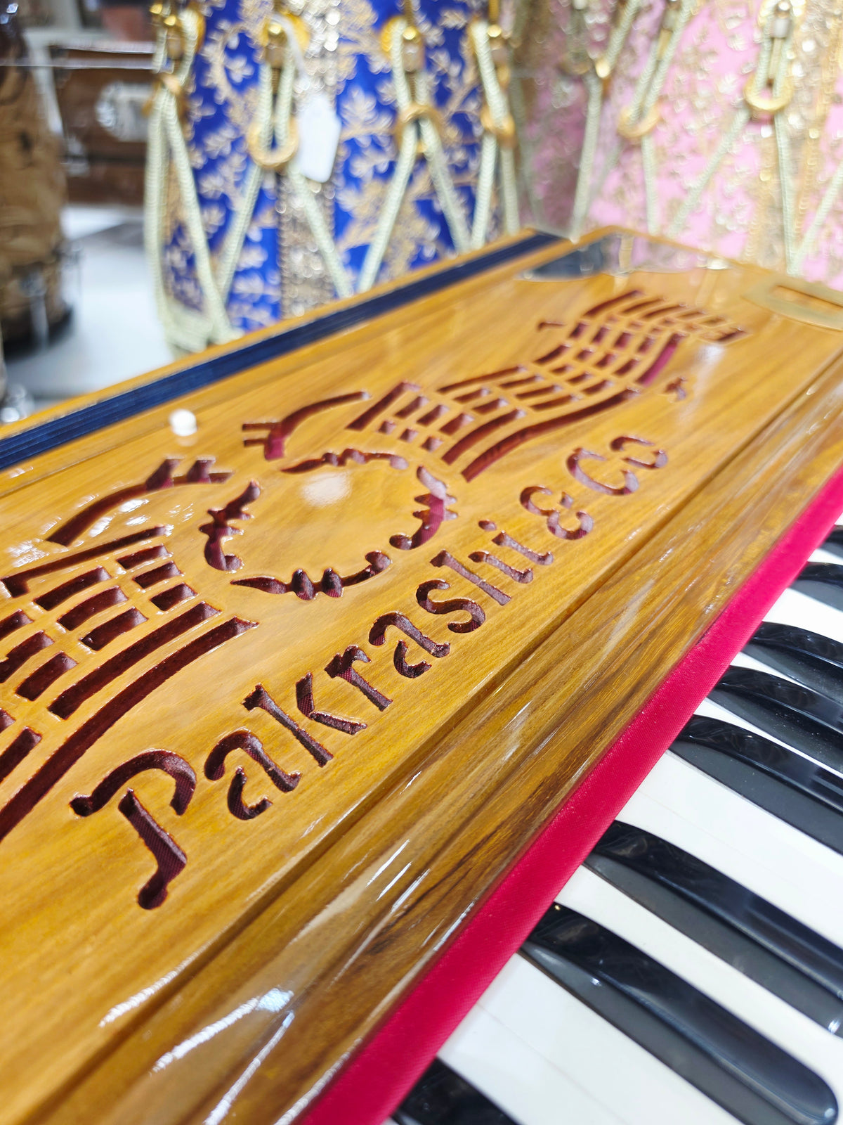Royal Oak Pakrashi - 3 Reed BMF 9 Changer Harmonium