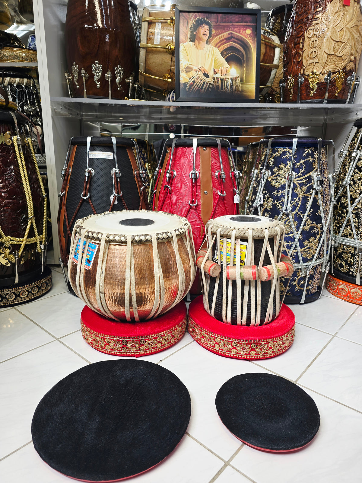 Tamra Raj – Mohd. Sharif Concert D/D# Tabla Set | 5.75" Red Sheesham Dayan + 9.25" Hand-Hammered Copper Bayan *Very Minor Cosmetic Blemishes