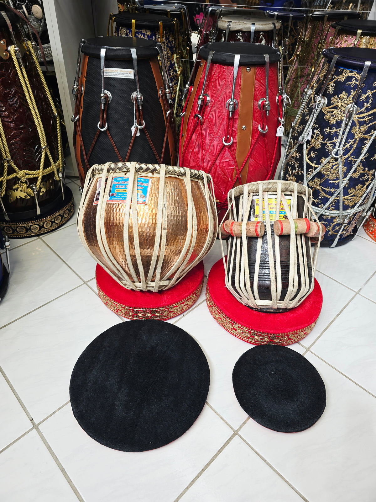 Tamra Raj – Mohd. Sharif Concert D/D# Tabla Set | 5.75" Red Sheesham Dayan + 9.25" Hand-Hammered Copper Bayan *Very Minor Cosmetic Blemishes