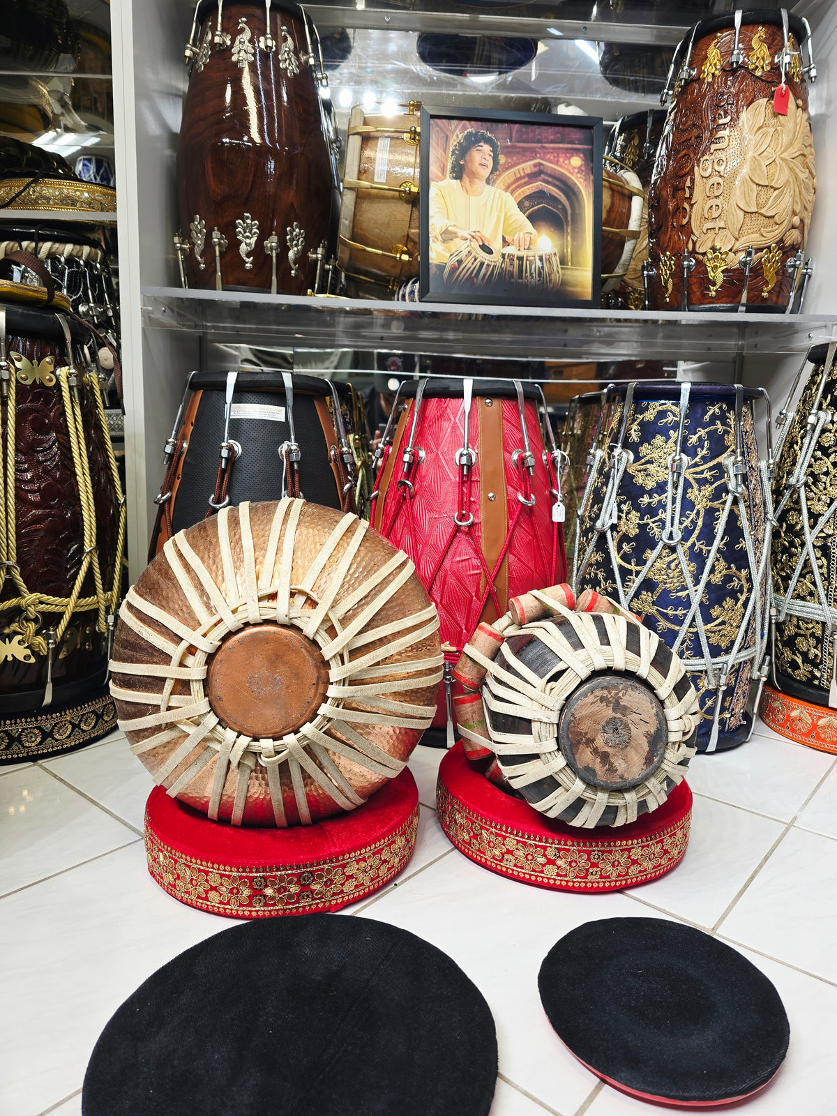 Tamra Raj – Mohd. Sharif Concert D/D# Tabla Set | 5.75" Red Sheesham Dayan + 9.25" Hand-Hammered Copper Bayan *Very Minor Cosmetic Blemishes