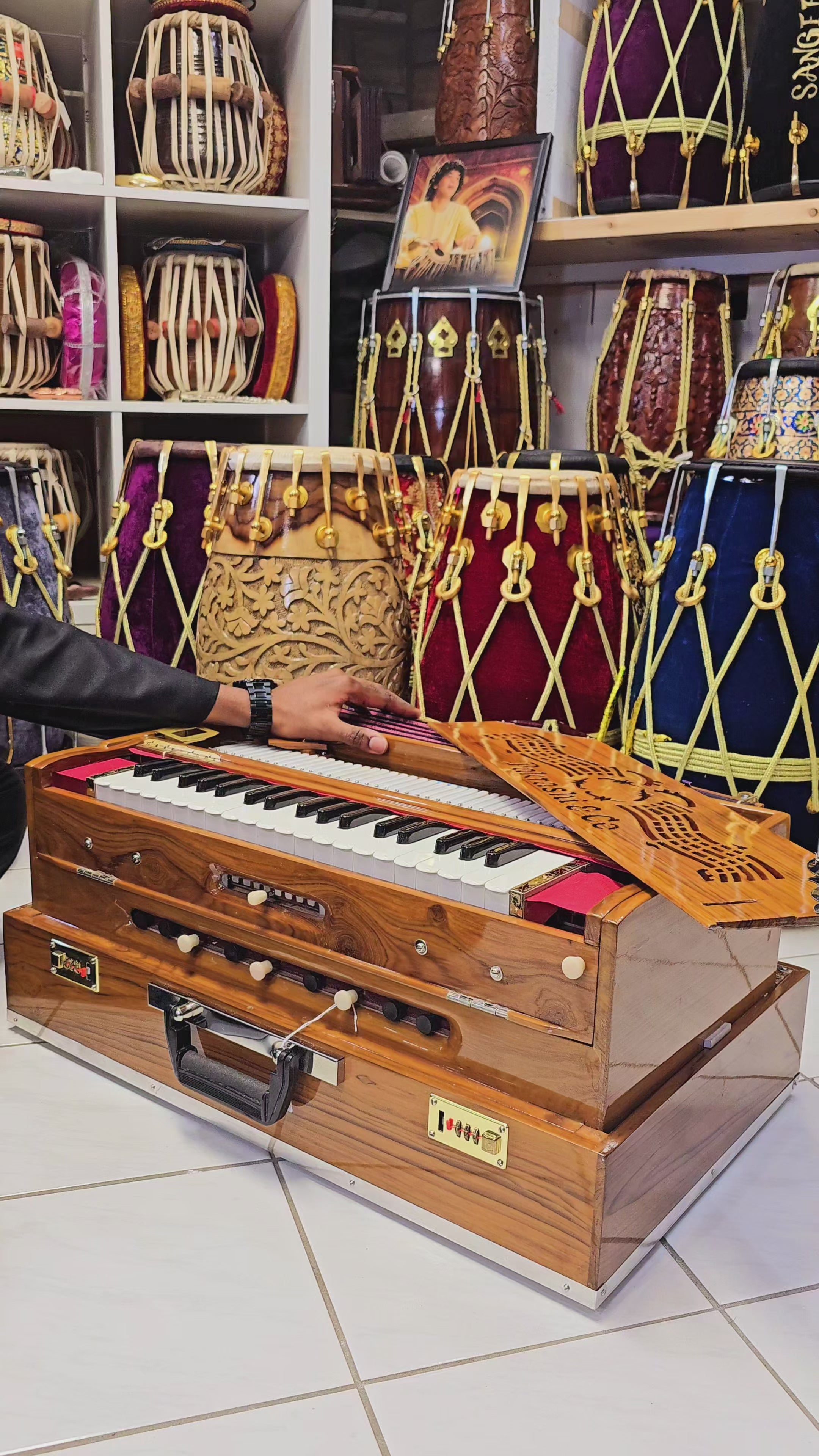 Harmonic Heritage: Traditional Pakrashi 9 Scale-Changer BMF 3 Reed Harmonium